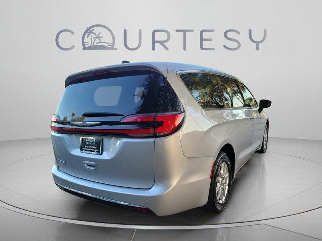 Chrysler Pacifica 2024