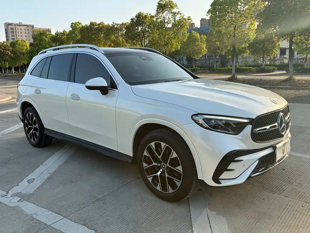 Mercedes-Benz GLC 2023