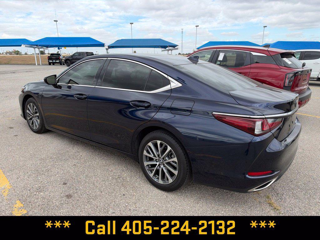 Lexus ES 2023