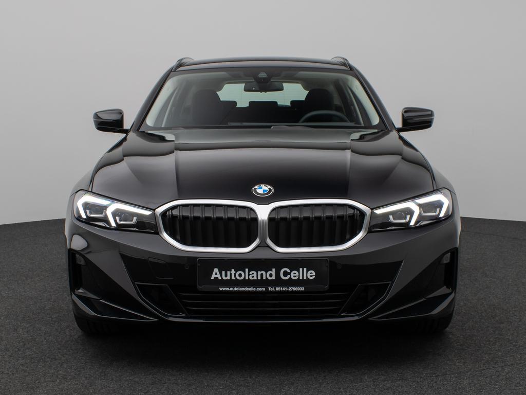 BMW 318 2022