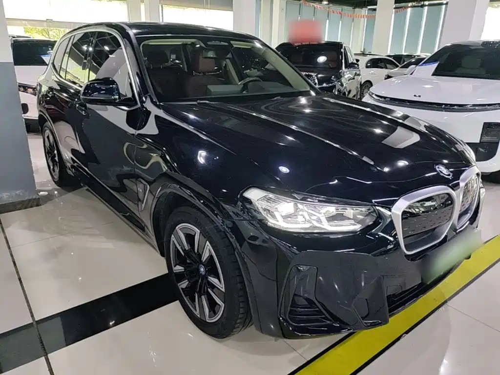 BMW iX3 2024