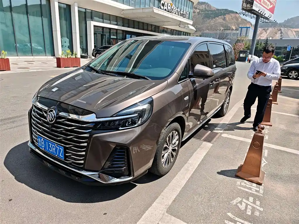 Buick GL8 2023