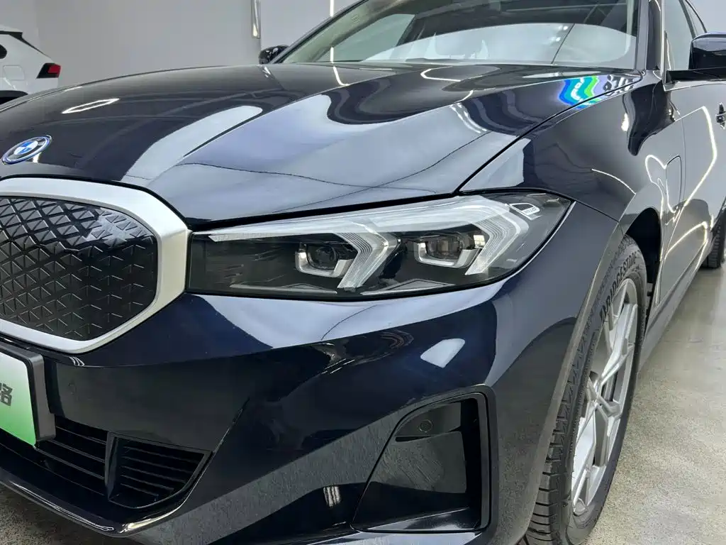 BMW i3 2025