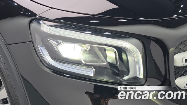Mercedes-Benz GLB 2021