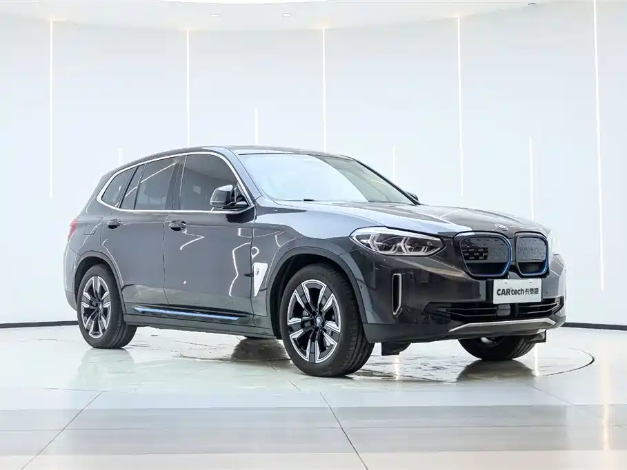 BMW iX3 2021