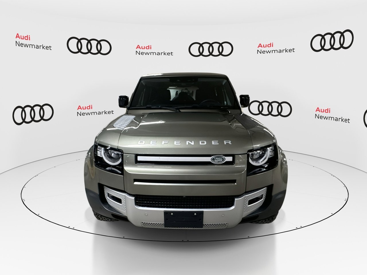 Land Rover Defender 2021