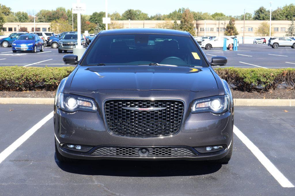Chrysler 300 2023