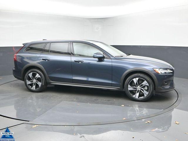 Volvo V60 Cross Country 2024