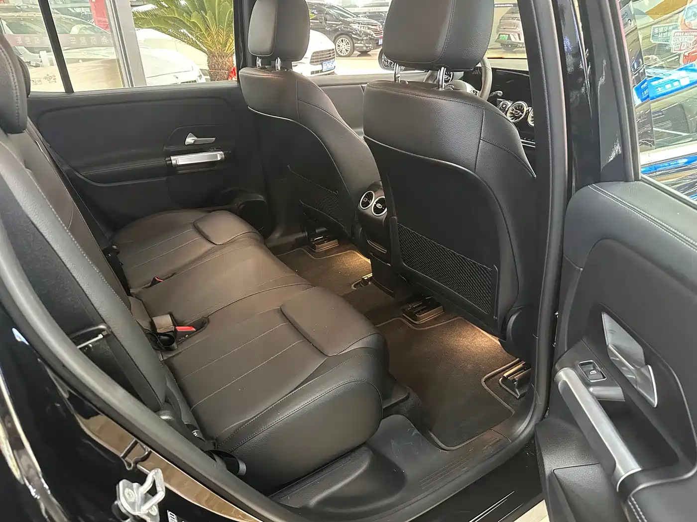 Mercedes-Benz EQB 2025