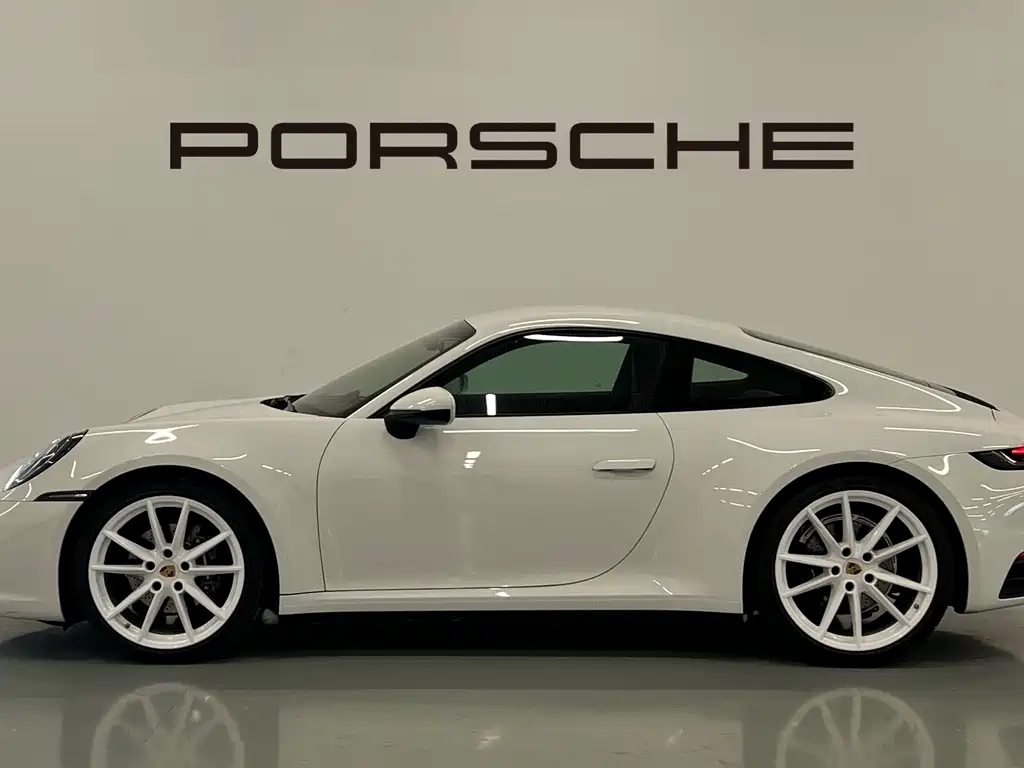 Porsche 911 2023