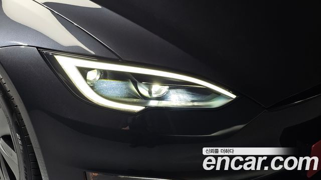 Tesla Model S 2024