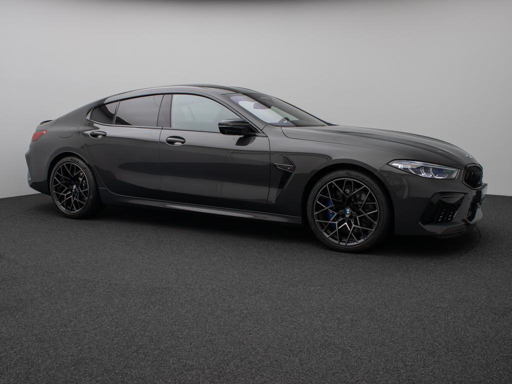 BMW M8 2022