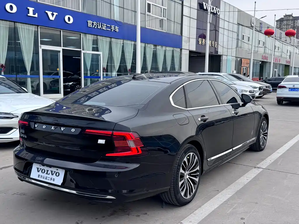 Volvo S90 2023