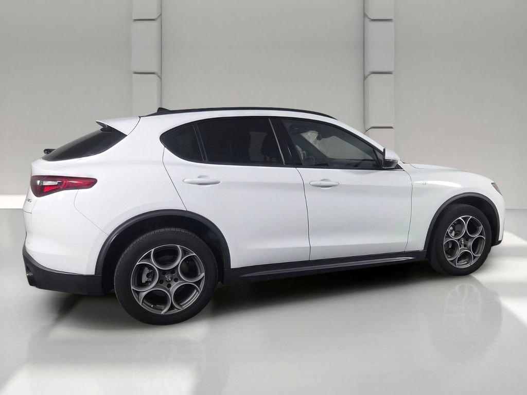 Alfa Romeo Stelvio 2023