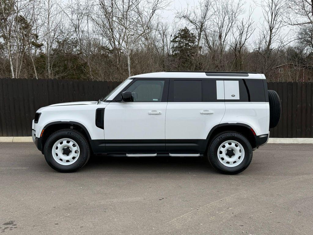 Land Rover Defender 2023