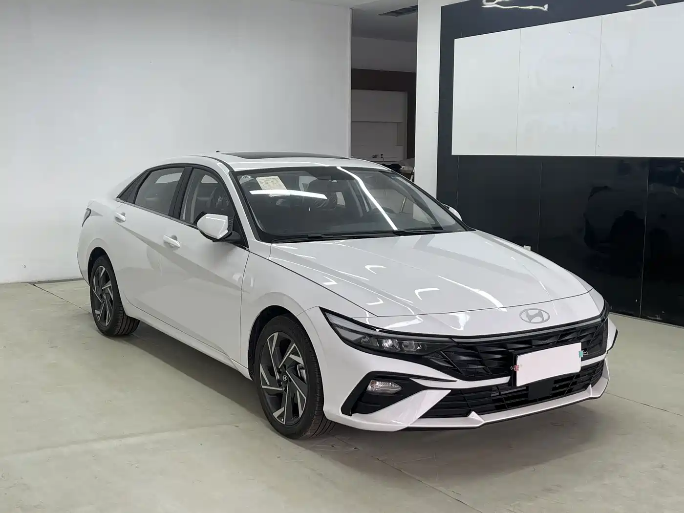 Hyundai Elantra 2025
