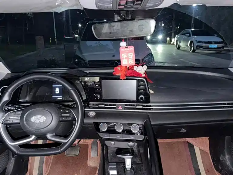 Hyundai Elantra 2023