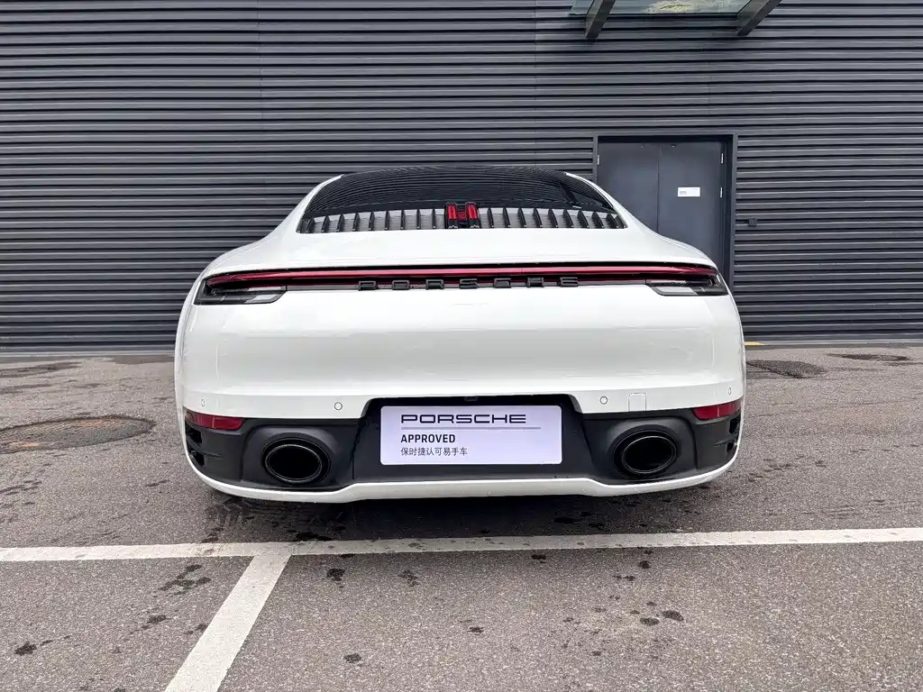 Porsche 911 2025