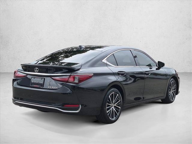 Lexus ES 2024