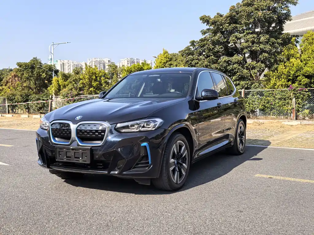 BMW iX3 2021