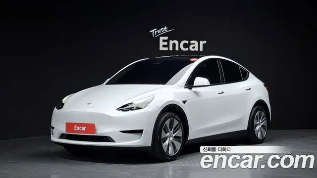 Tesla Model Y 2024