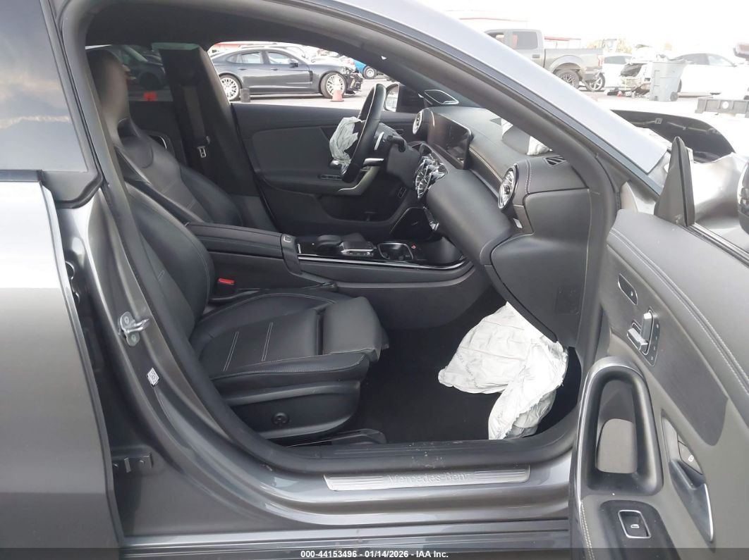 Mercedes-Benz CLA 2023