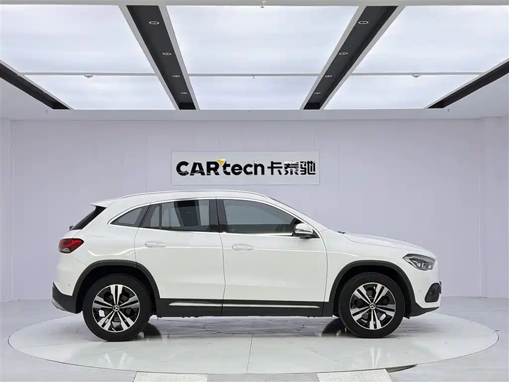 Mercedes-Benz GLA 2021