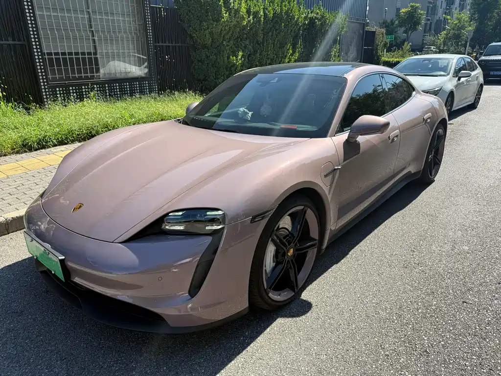Porsche Taycan 2023