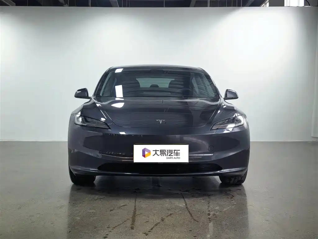Tesla Model 3 2024