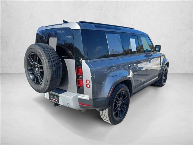 Land Rover Defender 2024