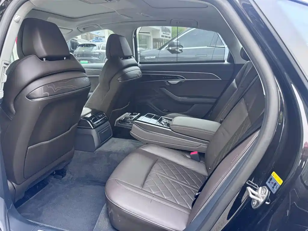 Audi A8 2021