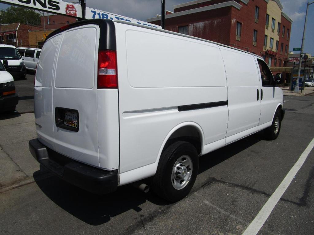 Chevrolet Express 2025