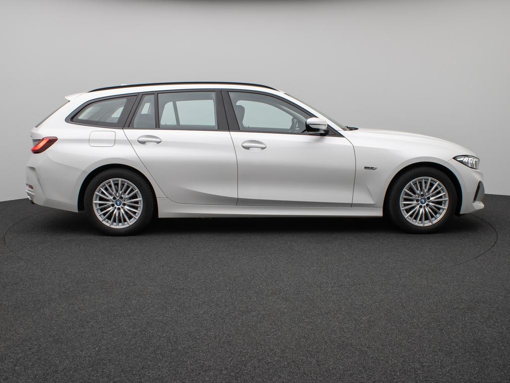 BMW 320 2022