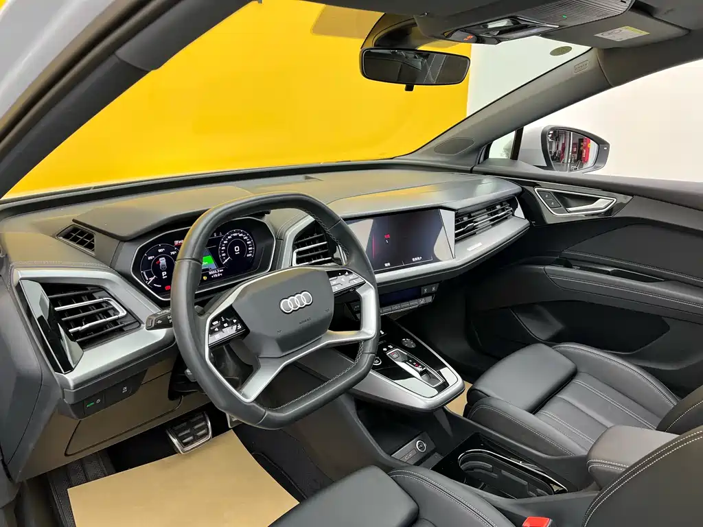 Audi Q4 e-tron 2025