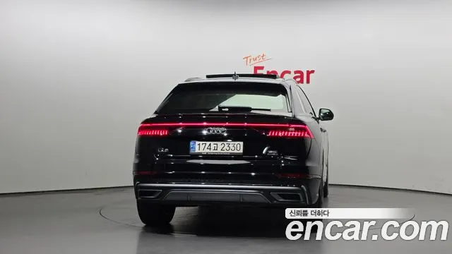 Audi Q8 2021