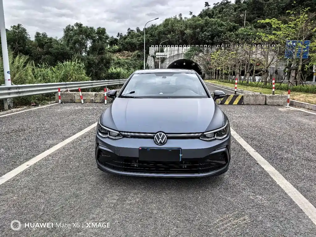 Volkswagen Golf 2024