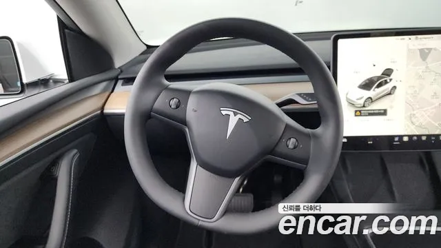 Tesla Model Y 2024