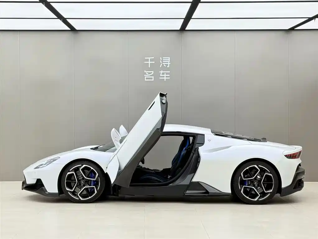 Maserati MC20 2022
