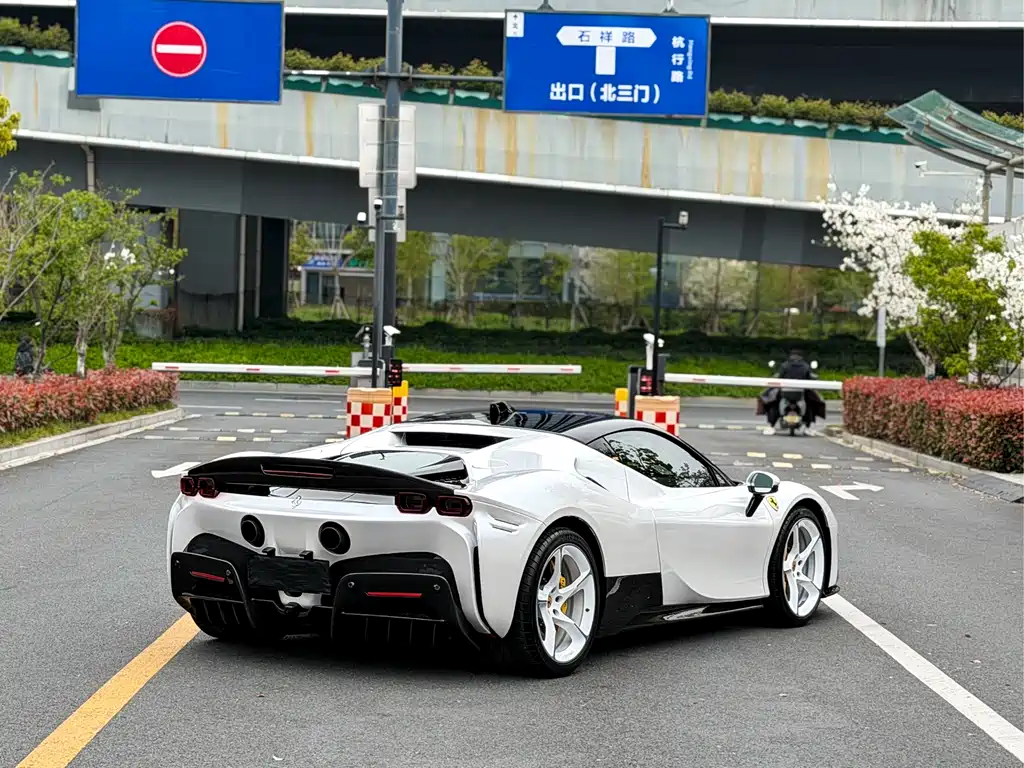 Ferrari SF90 2022