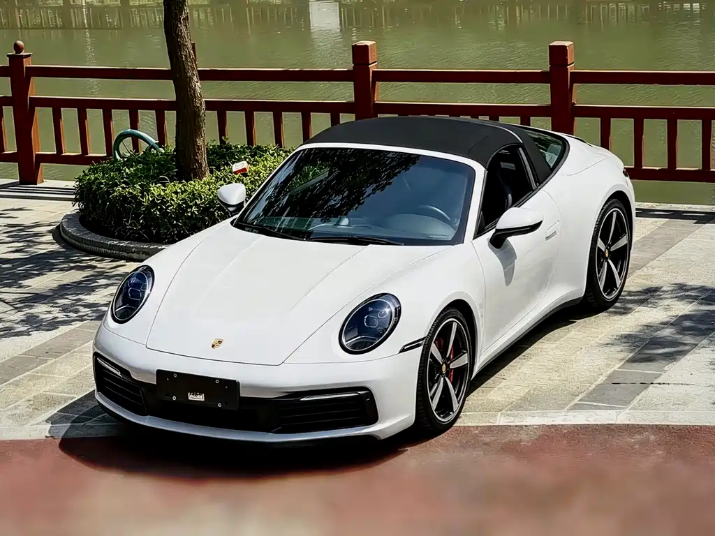 Porsche 911 2023