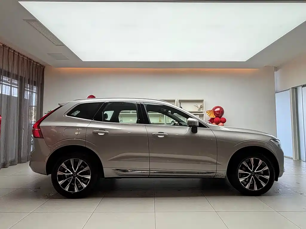 Volvo XC60 2025