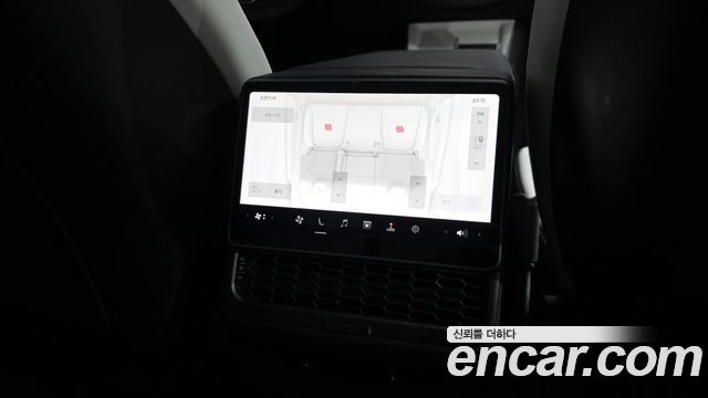 Tesla Model Y 2025