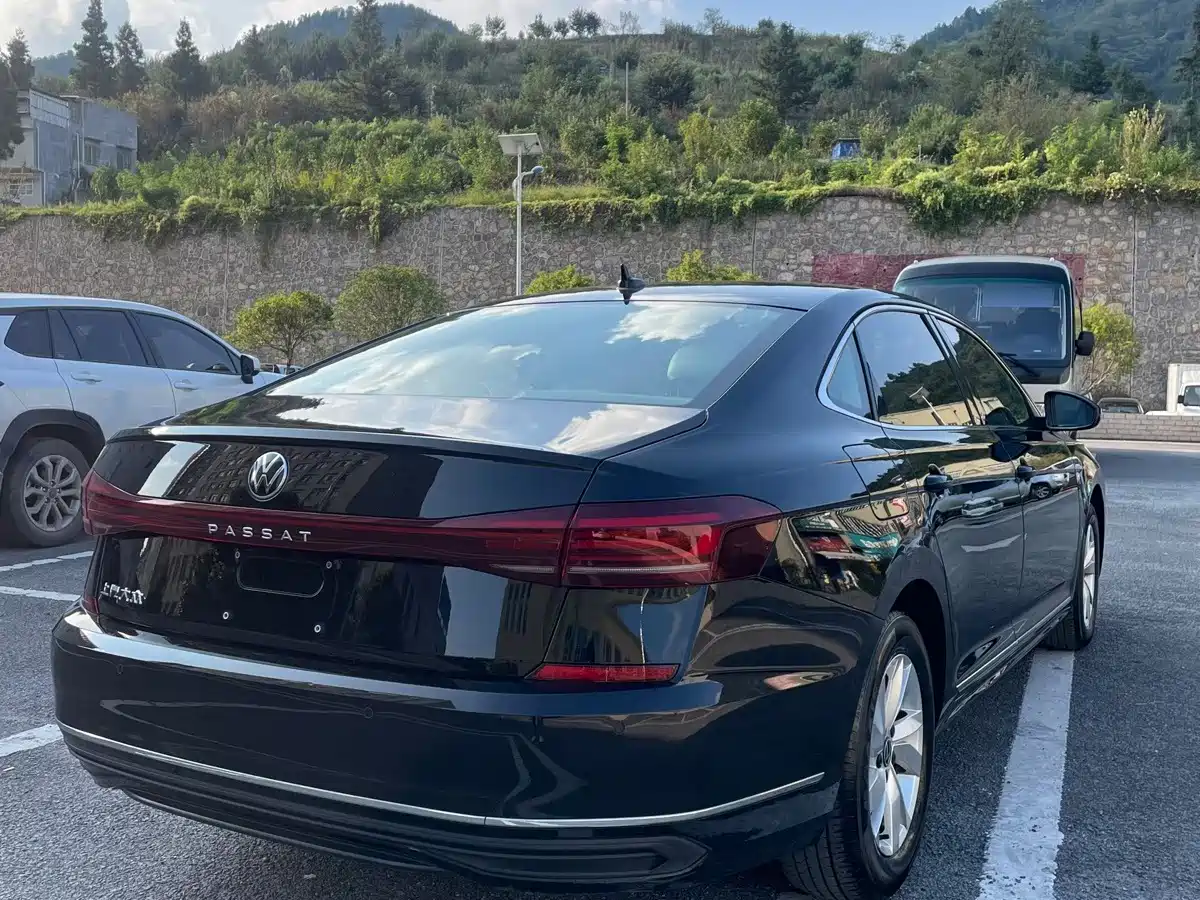 Volkswagen Passat 2025