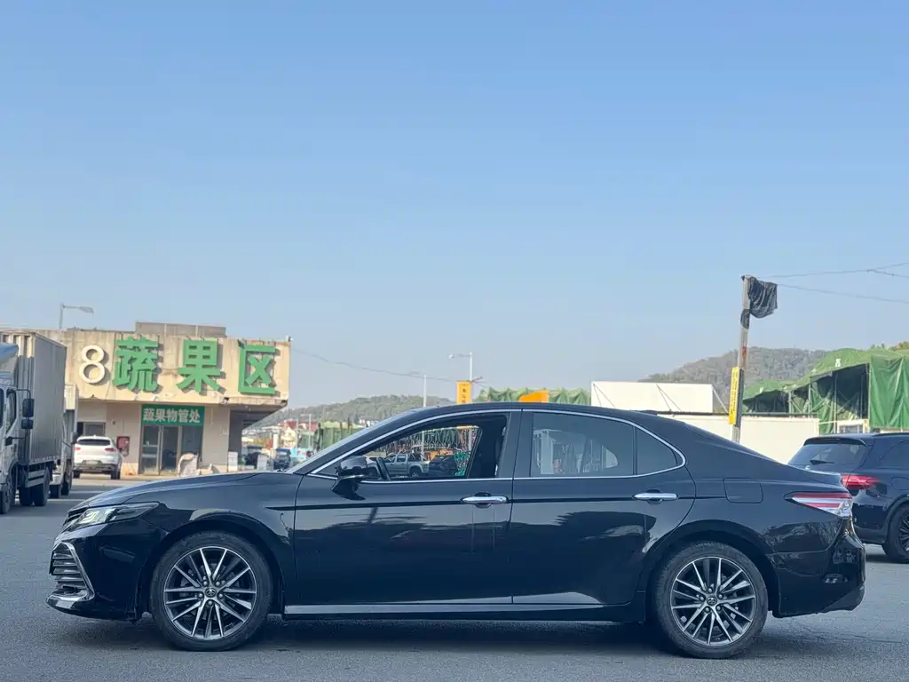 Toyota Camry 2021