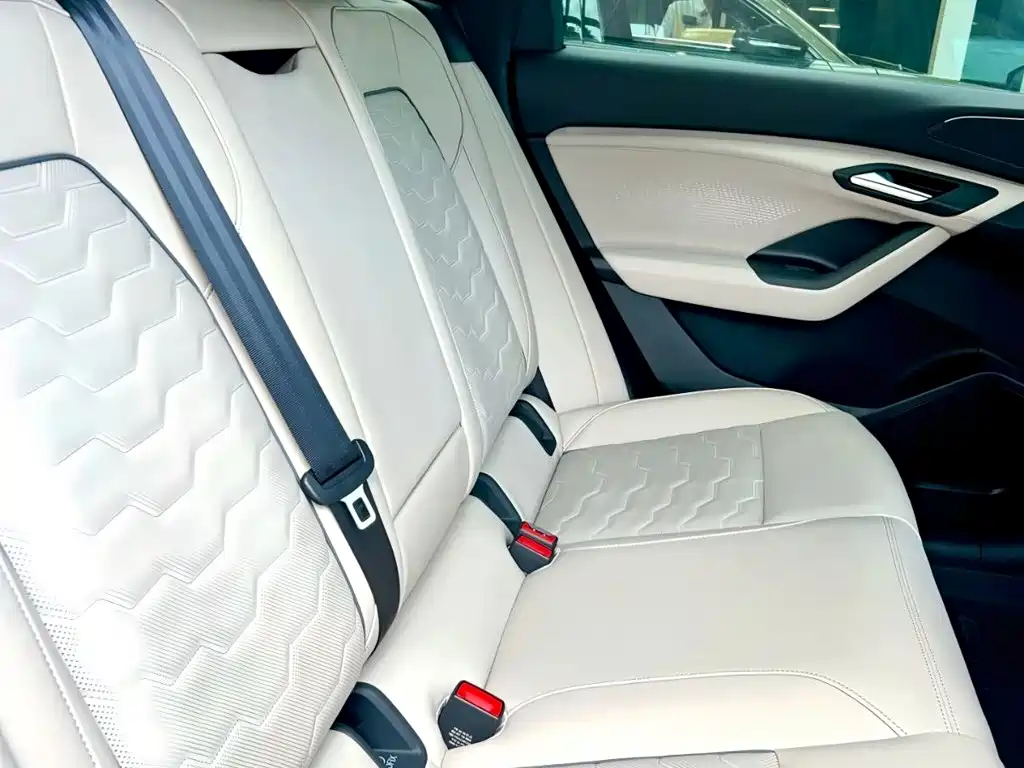 Audi e-tron 2025