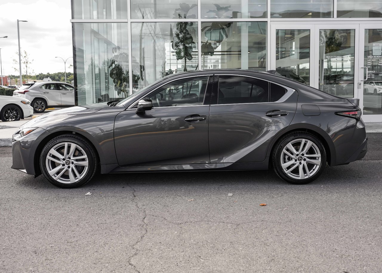Lexus IS 2025
