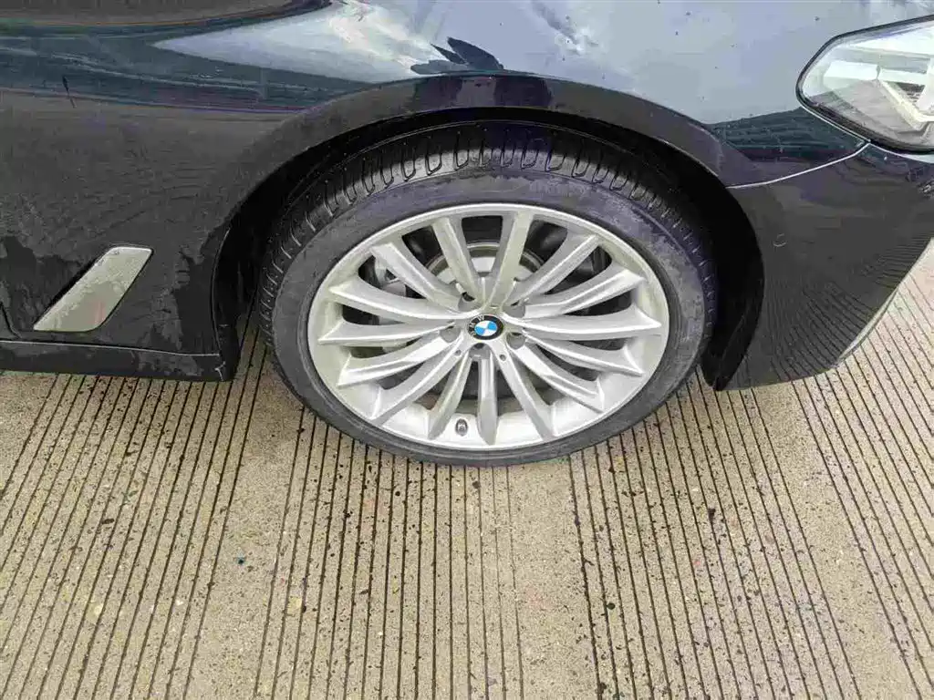 BMW 5 серии 2022
