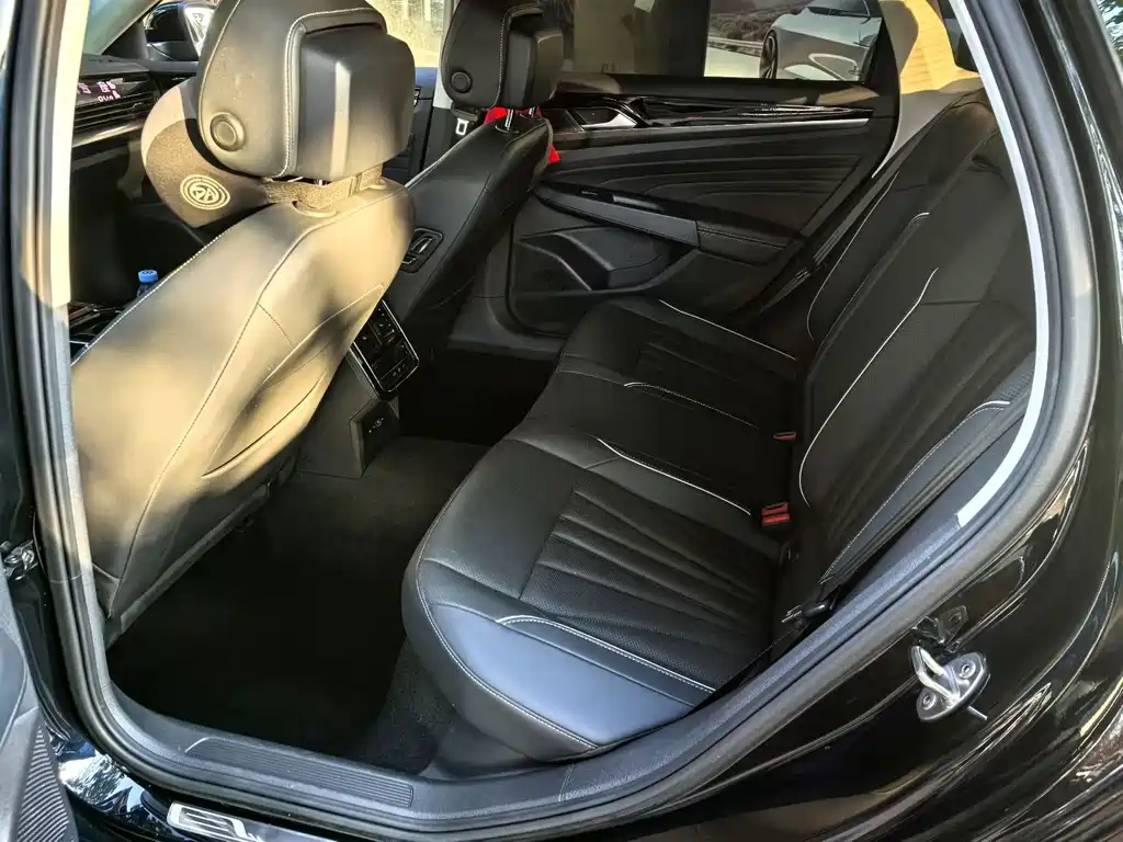 Volkswagen Passat 2024