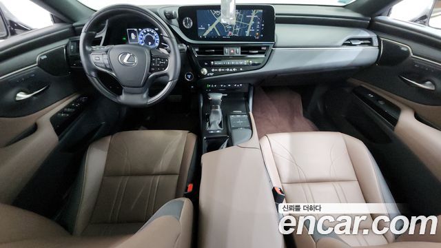 Lexus ES 2022