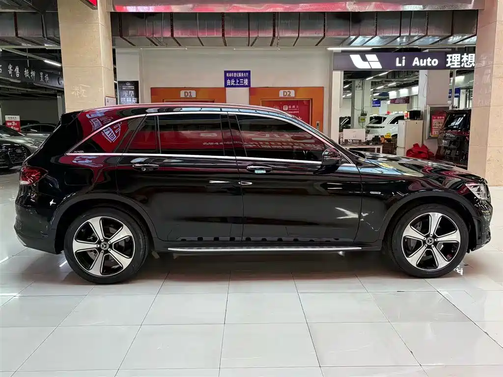 Mercedes-Benz GLC 2023